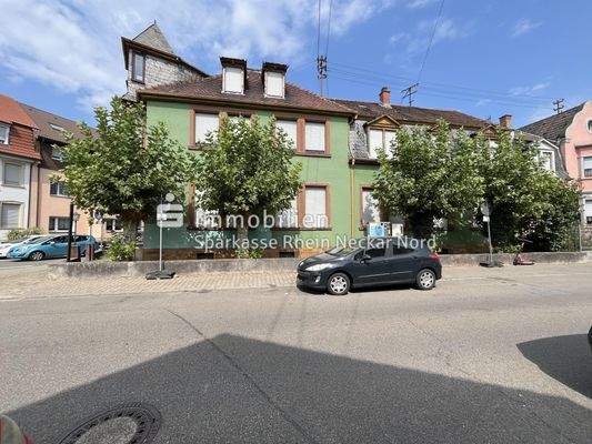 seitliche Hausansicht