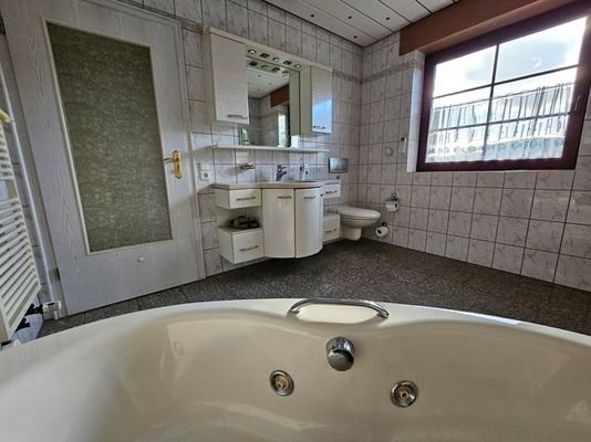 Badezimmer EG