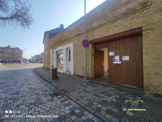 Hausansicht Einfahrt