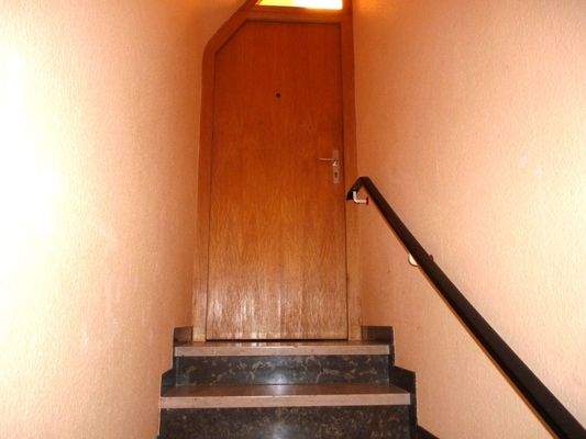 Treppe zur Dachgeschosswohnung