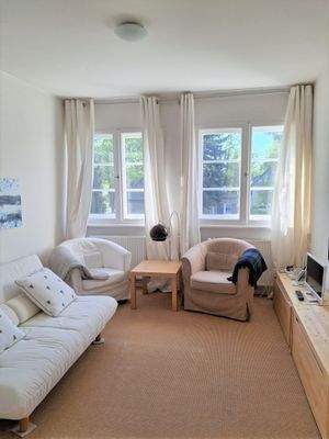 Wohnzimmer mit Ausblick im DG