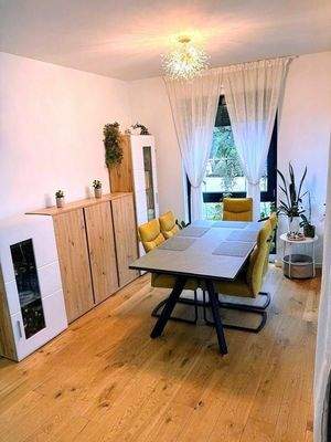 Essbereich in großem offenen Wohnbereich