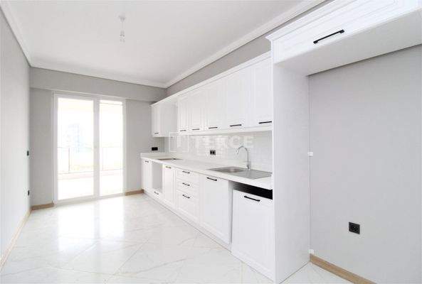 3-Bedroom Spacious Real Estate in a Calm Area in Bursa