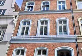 Hausfront.Fassade.Haustür