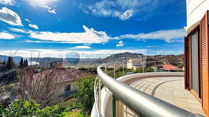 4abb91873a354870a2bee3a519de7bd3-original