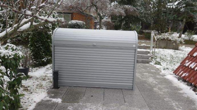 Fahrrad- u.Müllbox mit Außenstromanschluß