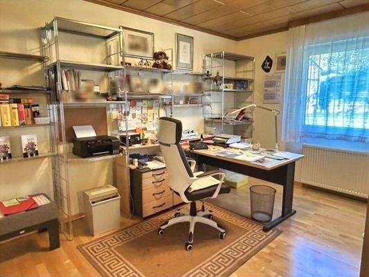 Büro oder Kinderzimmer im EG