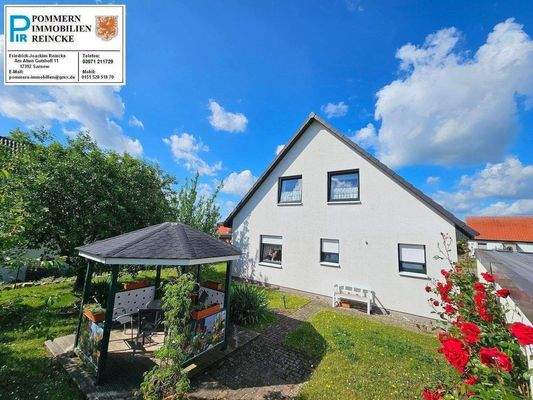 Ostgiebel und Pavillon.jpg