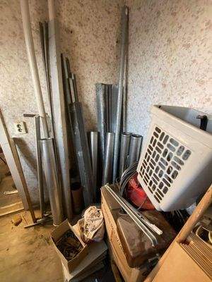 Noch unsanierter Bereich im Erdgeschoss und Nebeng