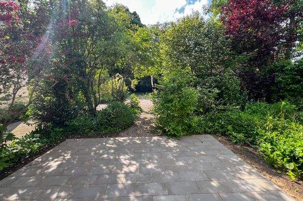 Terrasse im eigenen kleinen Garten