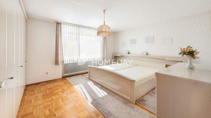 1. OG Elternschlafzimmer 1