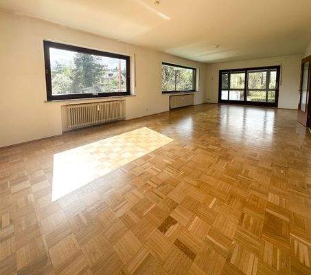 sonst alle Wohnungen mit Parkettböden