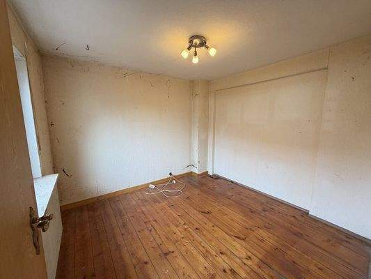 1. Arbeits-, Gäste-, Kinderzimmer EG