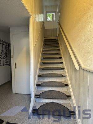 Treppenaufgang EG in 1.OG