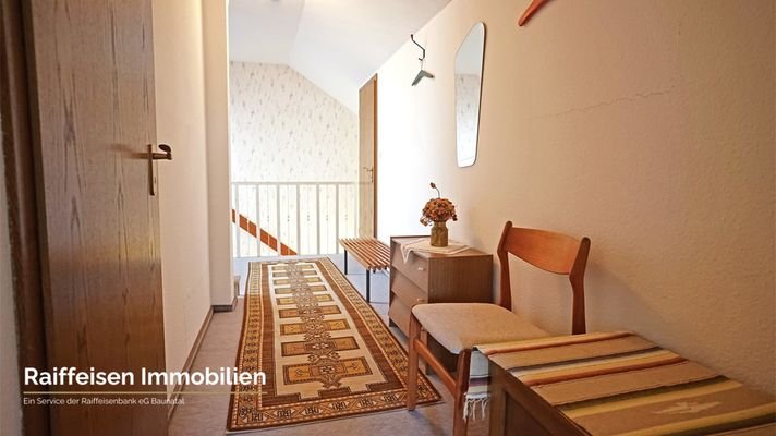 RAIBA IMMO - Wohnen am Sonnenhang 1 - Flur OG 2