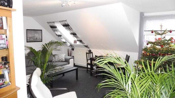 Geräumiges Wohnzimmer