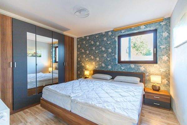 Zweifamilienhaus EG - Schlafzimmer 2