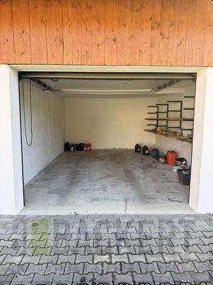 Garage im Nebengebäude