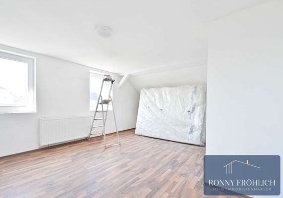 Schlafzimmer 2 2-3