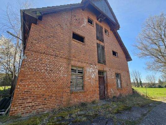 Stall - Seitenansicht