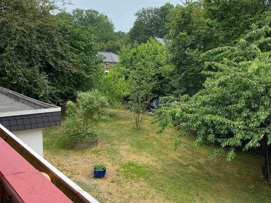 Grundstück  hinten von Loggia