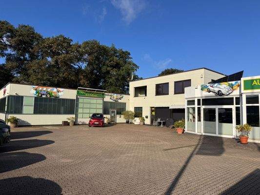 Bürogebäde und Wertstatt.jpg