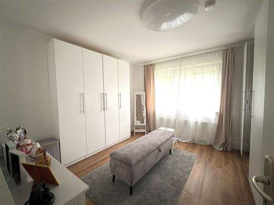 Einrichtungsbeispiel gr. Schlafzimmer