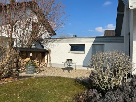 Freisitz/Rückseite Garage