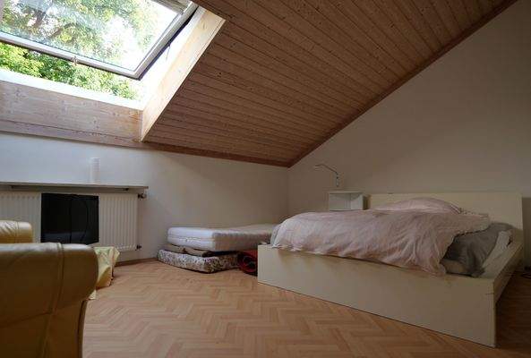 Schlafzimmer/Arbeitszimmer 2