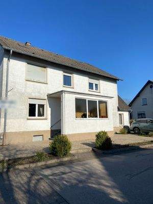 Vorderansicht von links