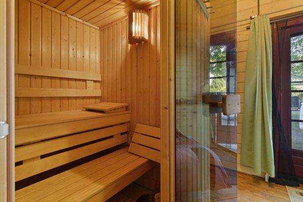 Sauna in einem separaten kleinen Häusschen