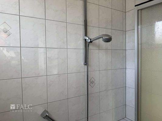 Bad mit Wanne/Dusche