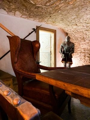 Blick Kellergewölbe in die Nebenräume
