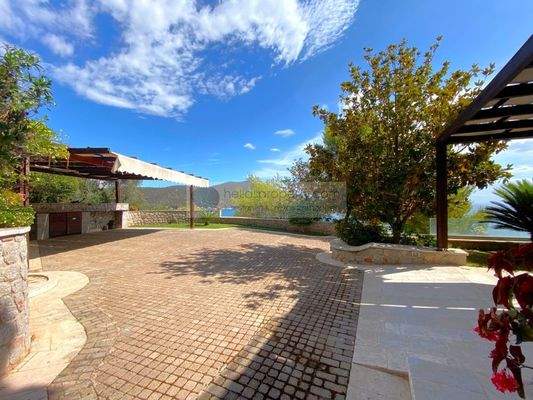 img_3a9a2fbe-385b-4bcd-be7d-d90307d55b73