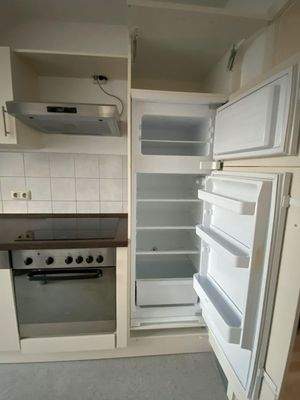 Kühl-Gefrierkombination, Herd 