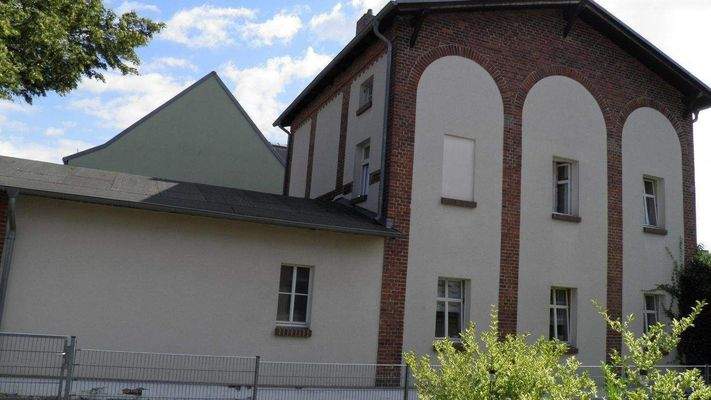 Haus- u. Garagenrückseite 