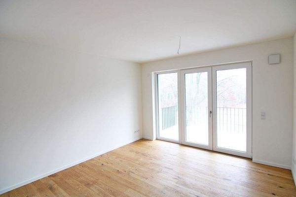 Geräumiges Wohnzimmer