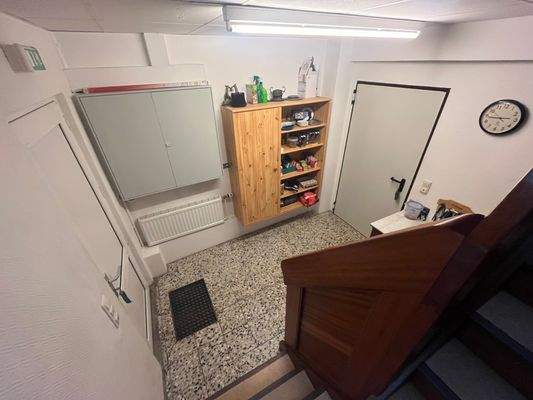 Flur vor Laden_Partyraum