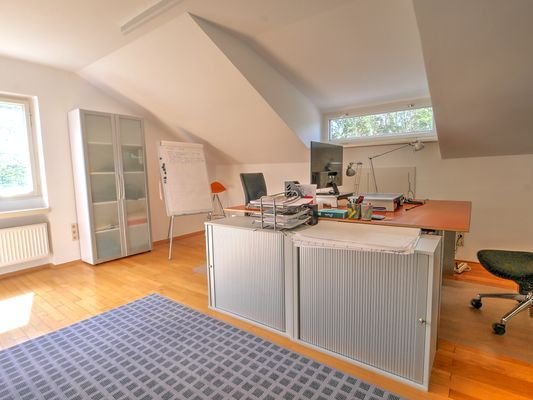 Möbliert