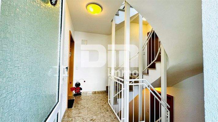 Treppenhaus / Haupteingang