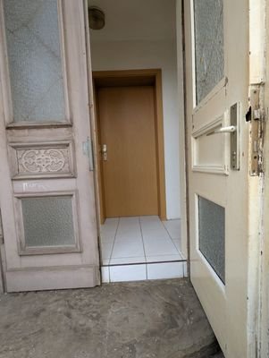 Hausflur Wohnungstür WE A1D.jpg