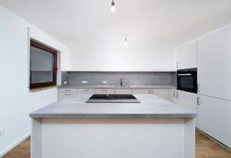 Einbauküche mit Kochinsel