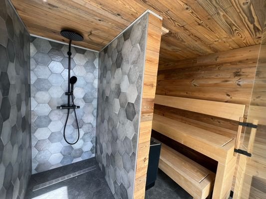 Sauna und Dusche