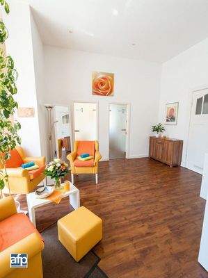 Wartebereich/Wohnen bzw. SZ