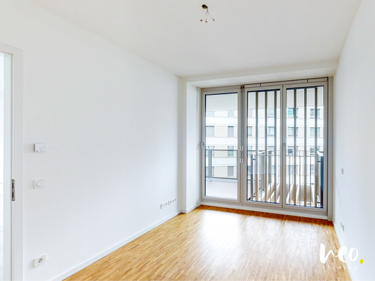 Schlafzimmer mit Echtholzparkett