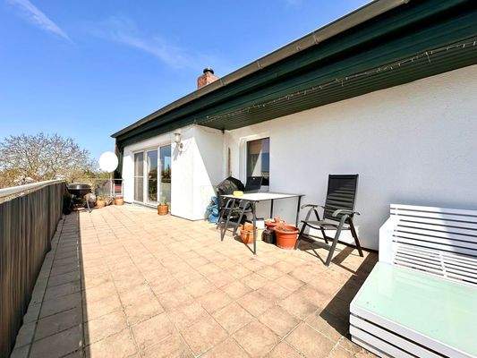 ca. 36 m² großen Südterrasse