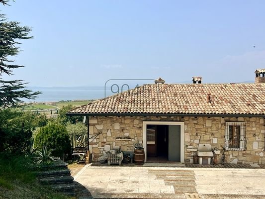 Anwesen in Einzellage und Panoramablick in Lazise - Gardasee