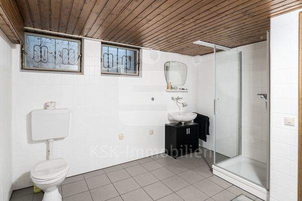 Badezimmer Kellergeschoss