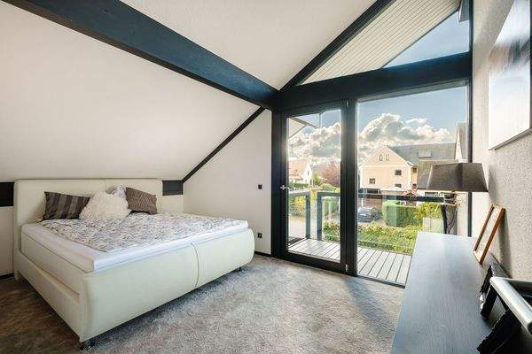 Schlafzimmer 1 mit Balkonzugang