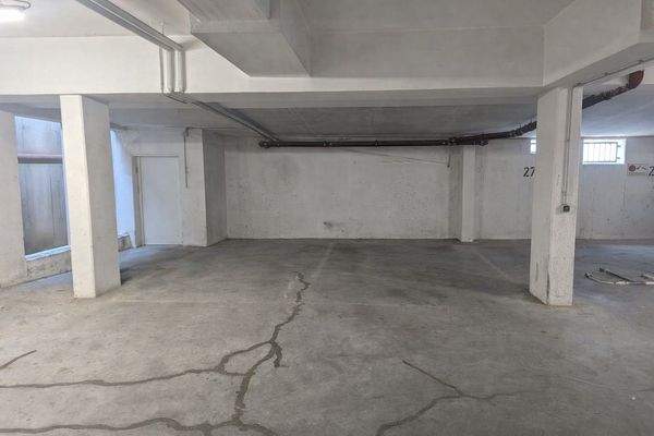 Zwei_Tiefgaragenstellplätze